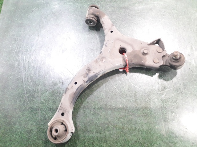 Wahacz zawieszenia przedniego dolny lewy 545004D201 HYUNDAI