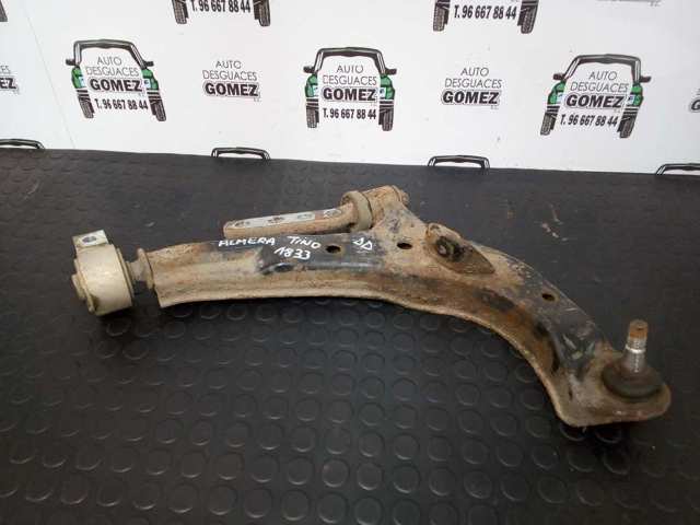 Wahacz zawieszenia przedniego dolny prawy 545004U012 NISSAN