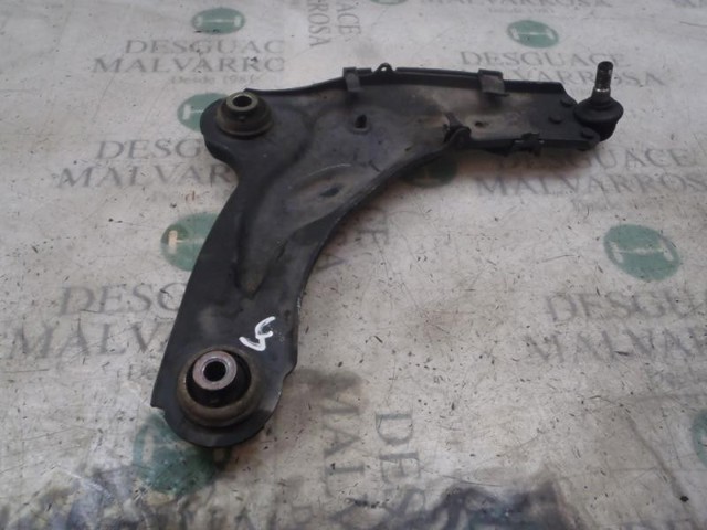 Wahacz zawieszenia przedniego dolny prawy 545006405R RENAULT