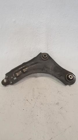 Wahacz zawieszenia przedniego dolny prawy 545008682R RENAULT