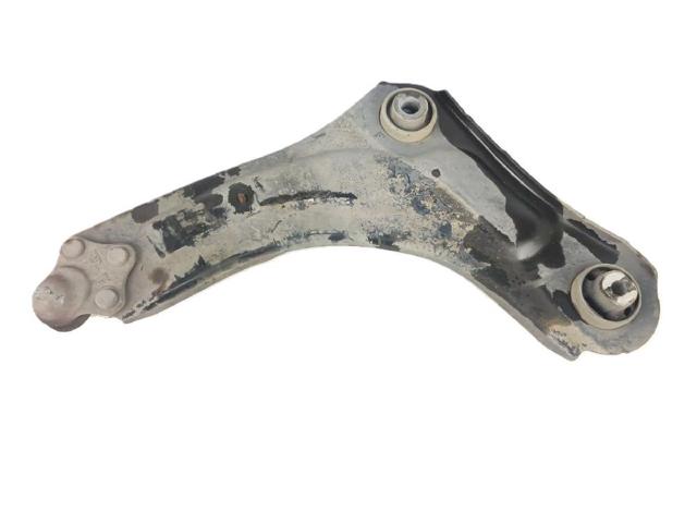 Wahacz zawieszenia przedniego dolny prawy 545008682R RENAULT