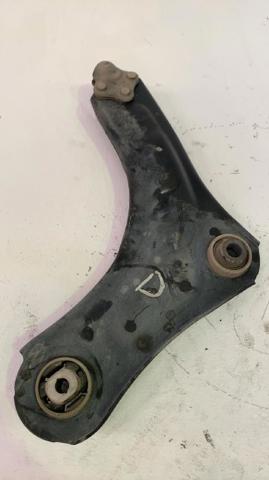 Wahacz zawieszenia przedniego dolny prawy 545008682R RENAULT