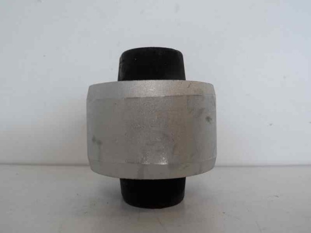 Wahacz zawieszenia przedniego dolny prawy 545009207R RENAULT