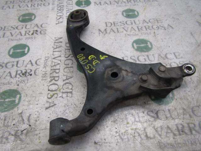 Wahacz zawieszenia przedniego dolny prawy 545011D000 HYUNDAI