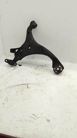 Wahacz zawieszenia przedniego dolny prawy 545011D100 HYUNDAI