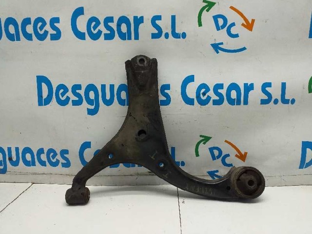Wahacz zawieszenia przedniego dolny prawy 545011E000 HYUNDAI