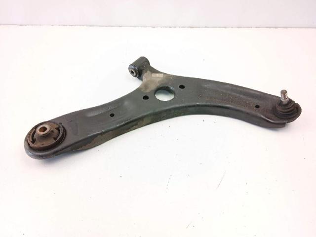 Wahacz zawieszenia przedniego dolny prawy 545011J700 HYUNDAI