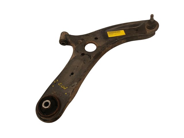 Wahacz zawieszenia przedniego dolny prawy 545011J700 HYUNDAI