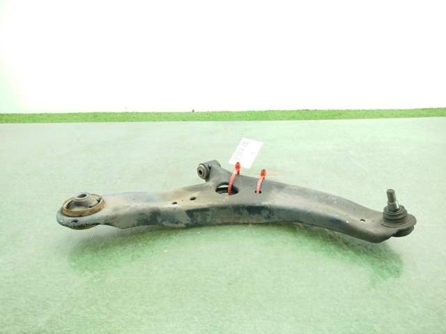 Wahacz zawieszenia przedniego dolny prawy 545011P100 HYUNDAI