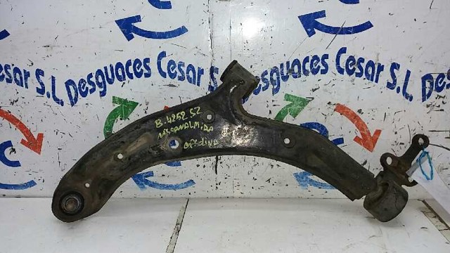 Wahacz zawieszenia przedniego dolny lewy 545012F500 NISSAN
