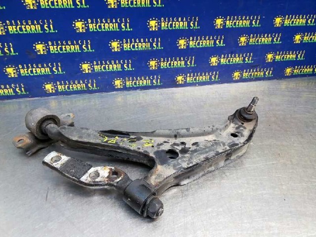 Wahacz zawieszenia przedniego dolny lewy 545012F500 NISSAN
