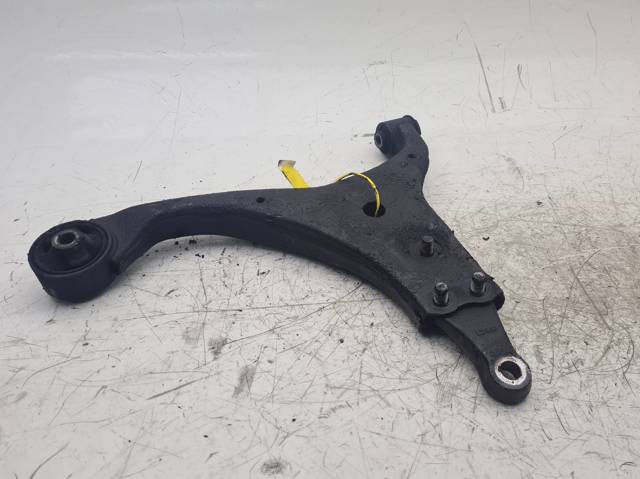 Wahacz zawieszenia przedniego dolny prawy 545012G101 Hyundai/Kia