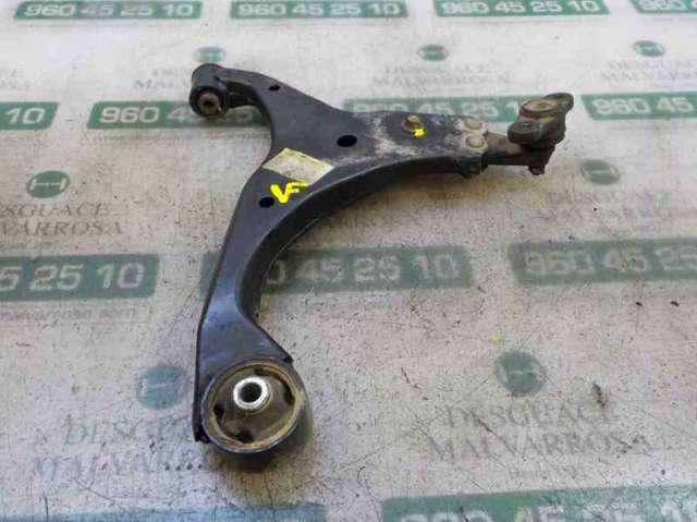 Wahacz zawieszenia przedniego dolny prawy 545012H000 HYUNDAI