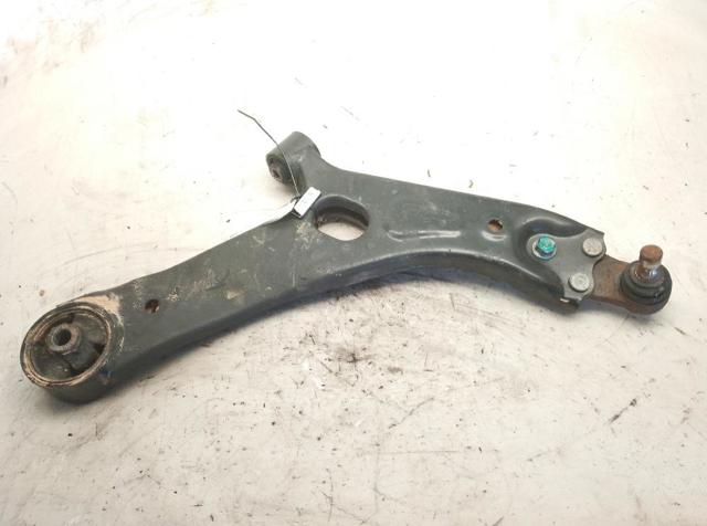 Wahacz zawieszenia przedniego dolny prawy 545012Y000 HYUNDAI