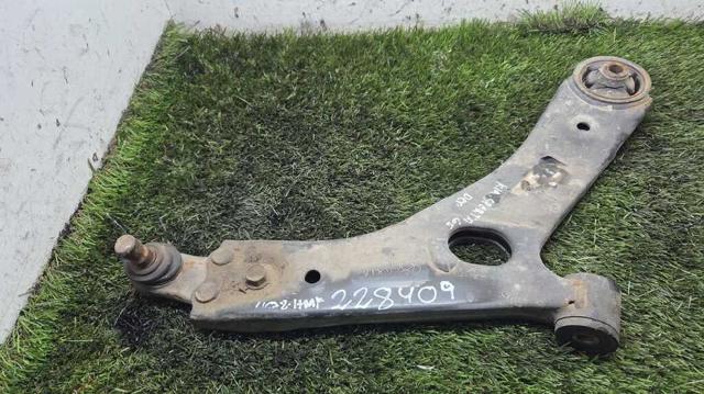 Wahacz zawieszenia przedniego dolny prawy 545012Y002 HYUNDAI