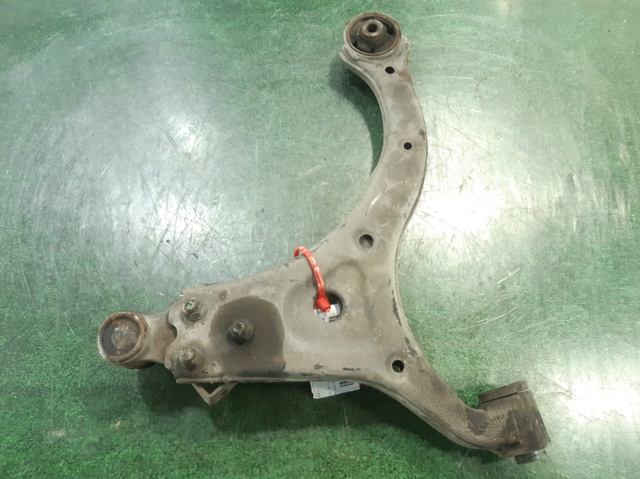Wahacz zawieszenia przedniego dolny prawy 545014D201 HYUNDAI