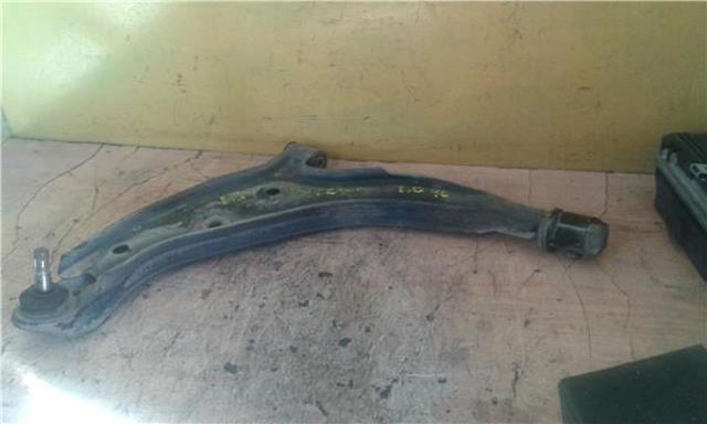 Wahacz zawieszenia przedniego dolny lewy 545014F102 NISSAN