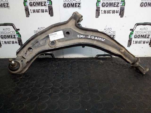 Wahacz zawieszenia przedniego dolny lewy 545014F105 NISSAN