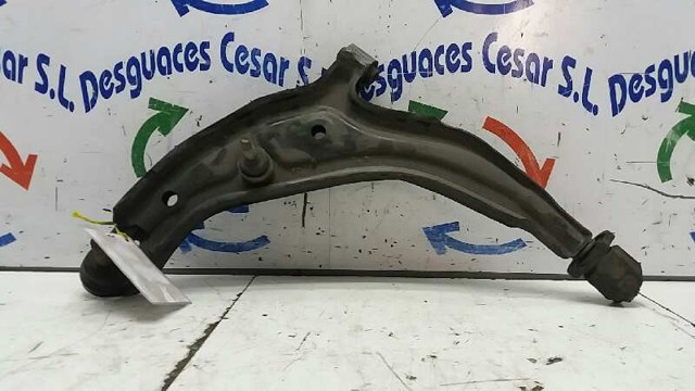 Wahacz zawieszenia przedniego dolny lewy 545014F105 NISSAN