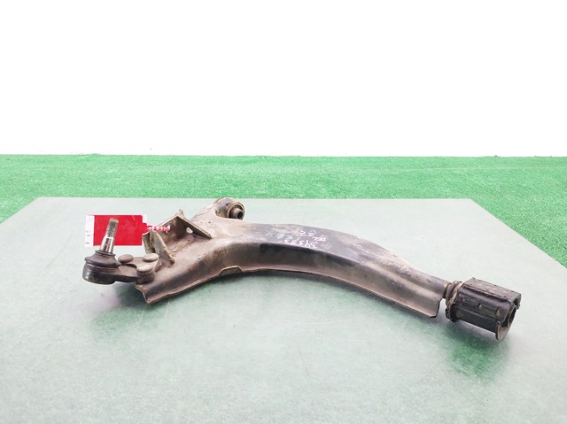 Wahacz zawieszenia przedniego dolny lewy 545017C350 NISSAN