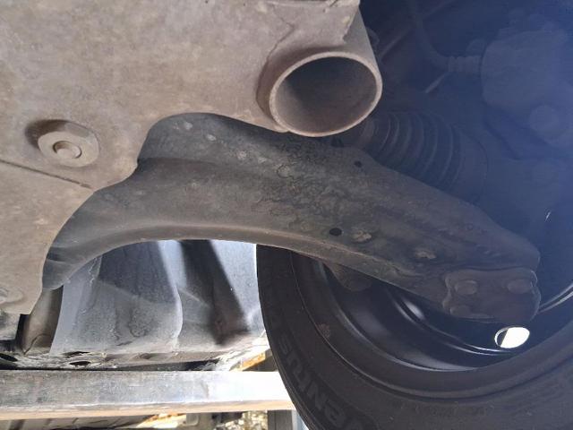 Wahacz zawieszenia przedniego dolny lewy 545018194R RENAULT