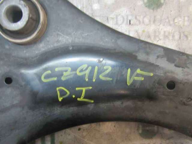 Wahacz zawieszenia przedniego dolny lewy 545018194R RENAULT