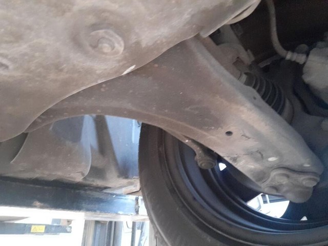Wahacz zawieszenia przedniego dolny lewy 545018194R RENAULT