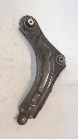 Wahacz zawieszenia przedniego dolny lewy 545018194R RENAULT