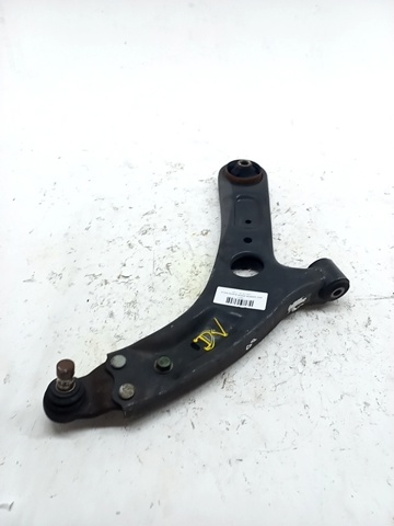 Wahacz zawieszenia przedniego dolny prawy 54501A6200 HYUNDAI