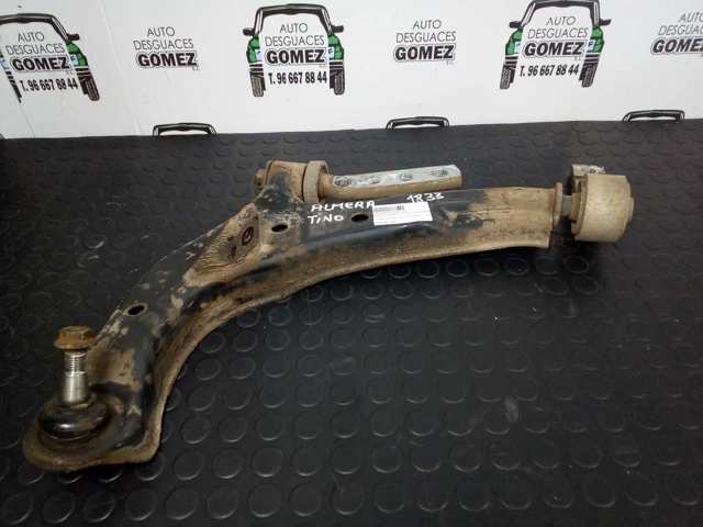 Wahacz zawieszenia przedniego dolny lewy 54501BU000 NISSAN