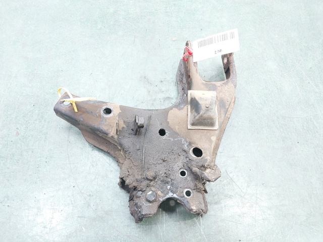 Wahacz zawieszenia przedniego dolny prawy do Nissan Terrano WD21