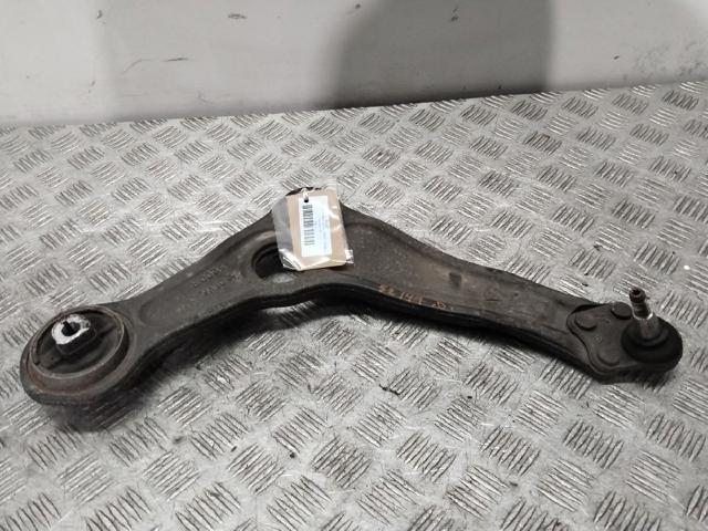 Wahacz zawieszenia przedniego dolny prawy 545049671R RENAULT
