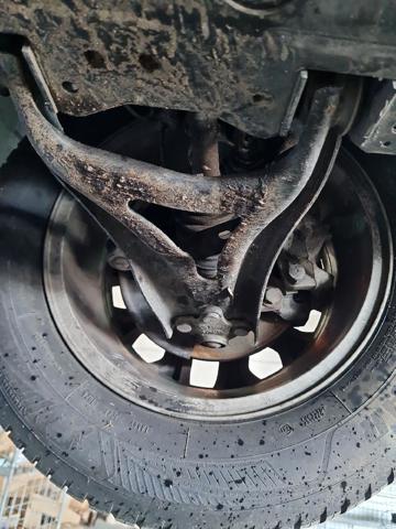 Wahacz zawieszenia przedniego dolny lewy 545055413R RENAULT