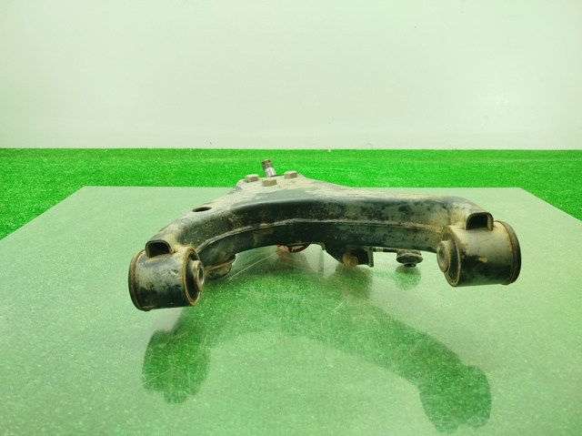Wahacz zawieszenia przedniego dolny prawy 545203E150 HYUNDAI