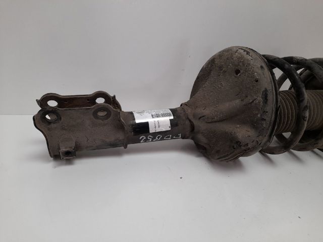 Amortyzator przedni prawy 546612D100 HYUNDAI