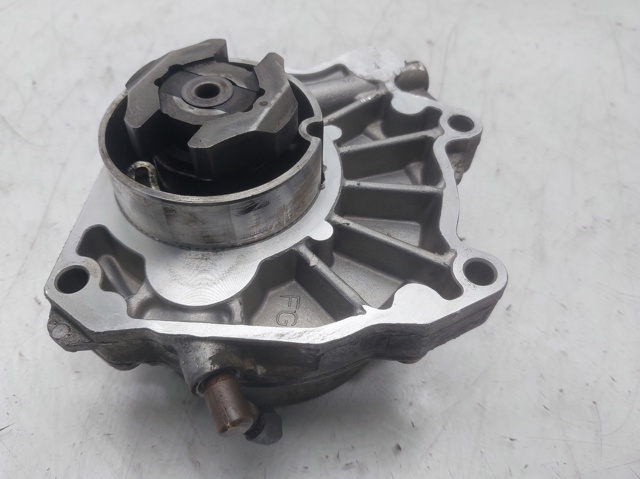 Pompa podciśnienia 55188660 OPEL