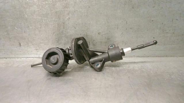 Cylinder sprzęgła główny 55190993 OPEL