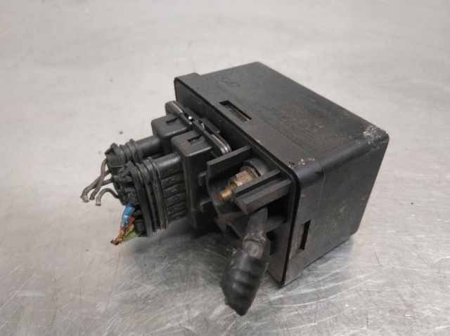 Przekaźnik świec żarowych 55193073 FIAT