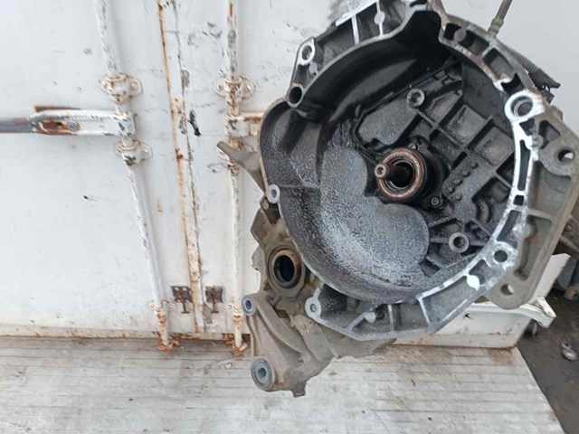 Mechaniczna skrzynia biegów w komplecie 55193621 OPEL