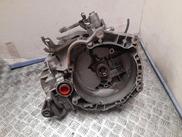 Mechaniczna skrzynia biegów w komplecie 55193621 OPEL