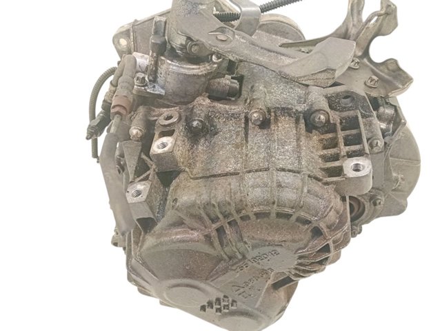 Mechaniczna skrzynia biegów w komplecie 55193621 OPEL