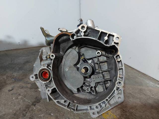 Mechaniczna skrzynia biegów w komplecie 55193621 OPEL