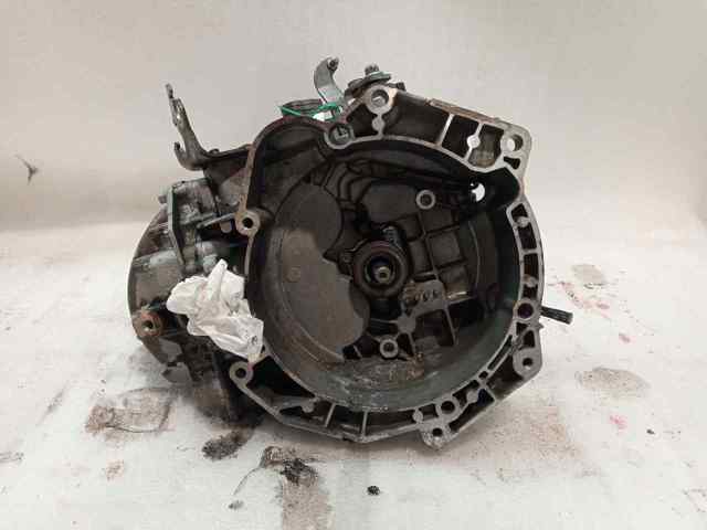 Mechaniczna skrzynia biegów w komplecie 55193621 OPEL