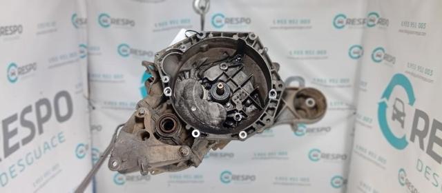 Mechaniczna skrzynia biegów w komplecie 55194293 OPEL