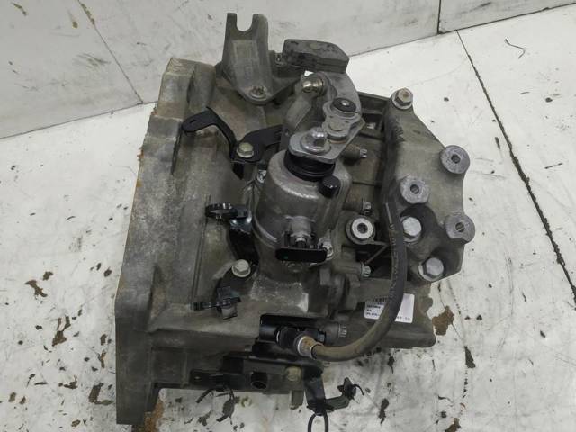 Mechaniczna skrzynia biegów w komplecie 55194293 OPEL