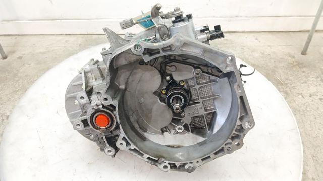 Mechaniczna skrzynia biegów w komplecie 55194293 OPEL