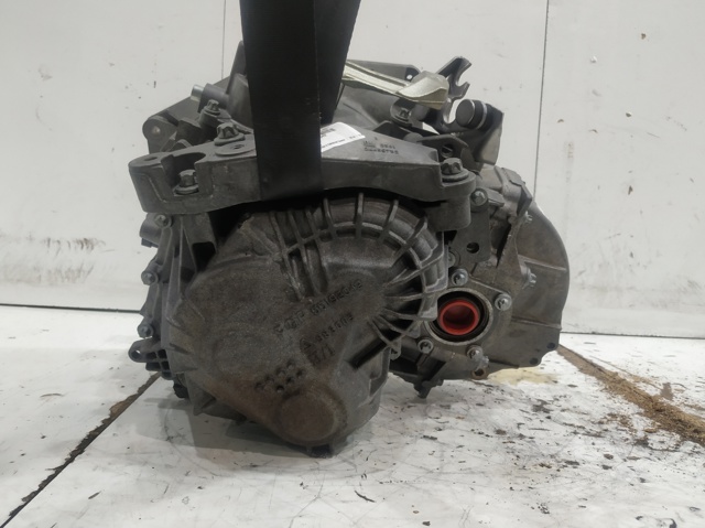 Mechaniczna skrzynia biegów w komplecie 55194293 OPEL