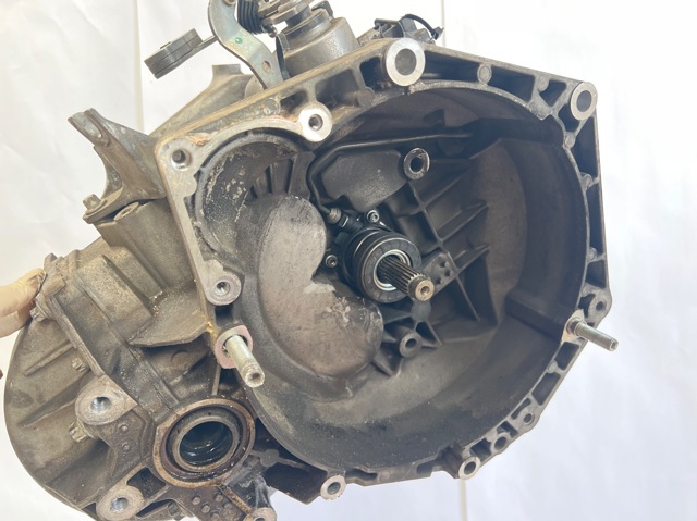 Mechaniczna skrzynia biegów w komplecie 55194293 OPEL