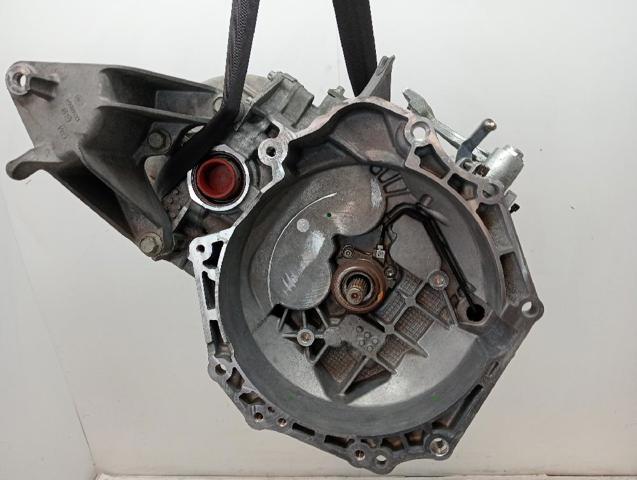 Mechaniczna skrzynia biegów w komplecie 55194293 OPEL