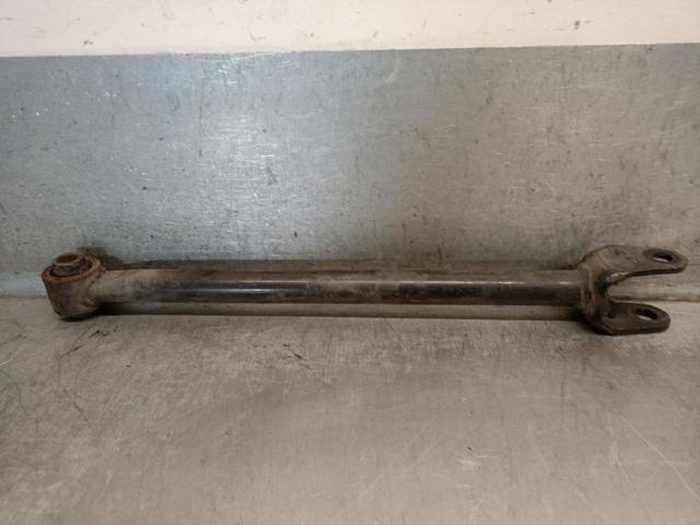 Wahacz zawieszenia tylnego dolny lewy/prawy 551B01MA0B NISSAN